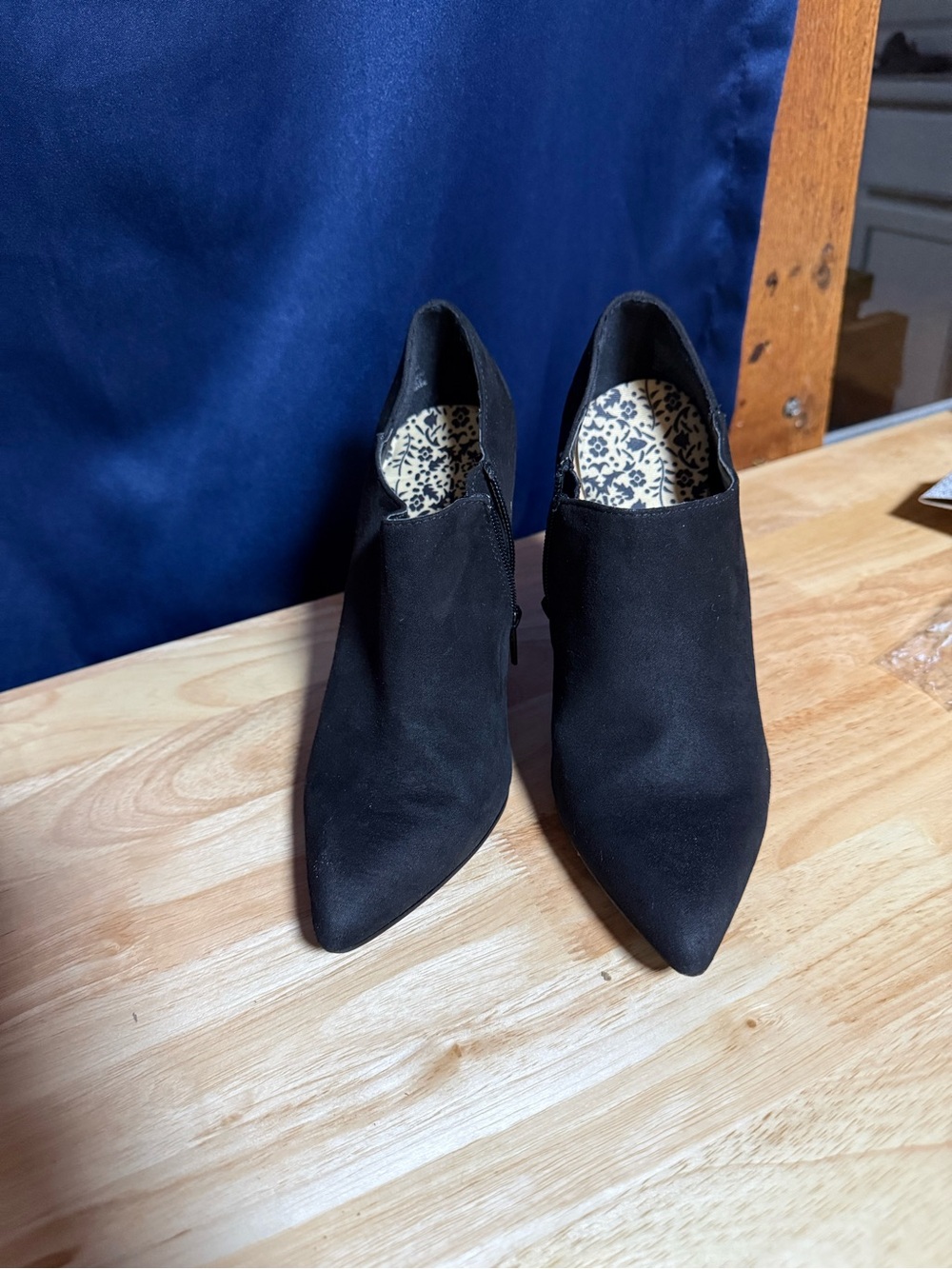 Shoe Dazzle Black Pointed Toe Ankle Booties